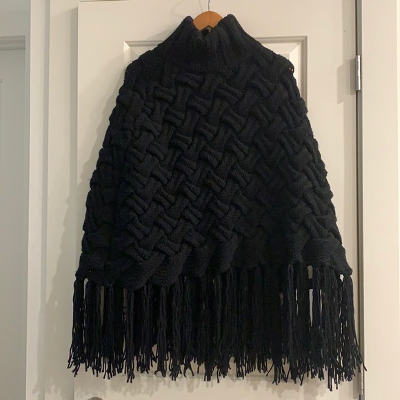 BURBERRY CHUNKY KNIT WOOL FRINGE TURTLENECK PONCHO - Picture 1 of 5